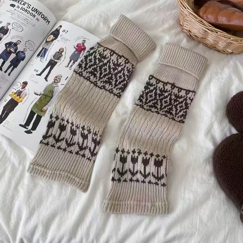 Sock Coverssocks Are Piled Up With Warm And Thickened Retro Gray Diamond Calf Leg Covers