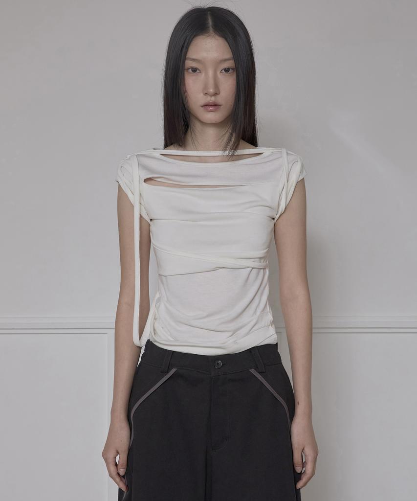 Peulleeoeob Asymmetrical Draped Strap Roll-Up T-Shirt (Fl-170_Cream)