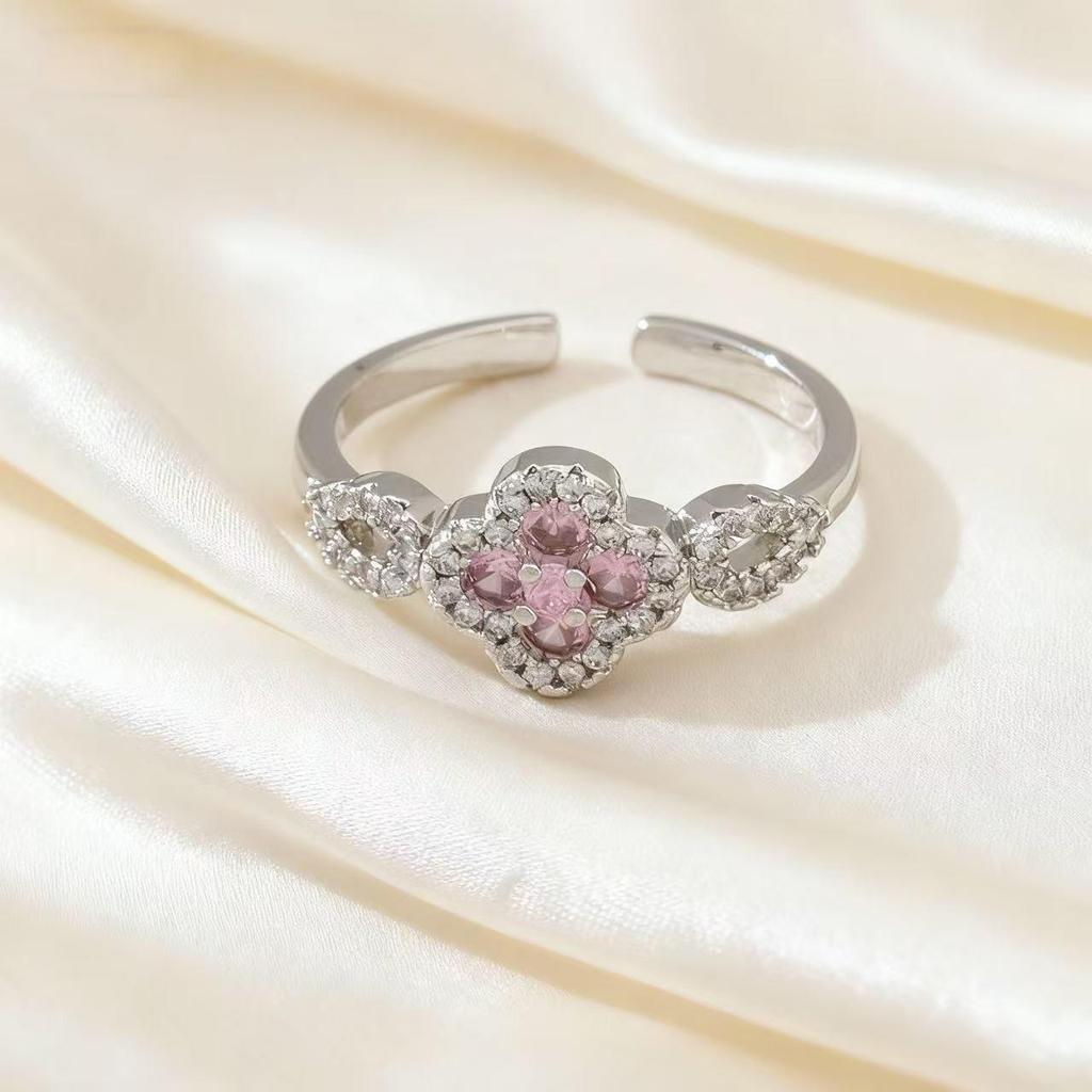 Hollow Rhombus Two-Tone Diamond-Studded Four-Leaf Clover Zirconia Ring for Women