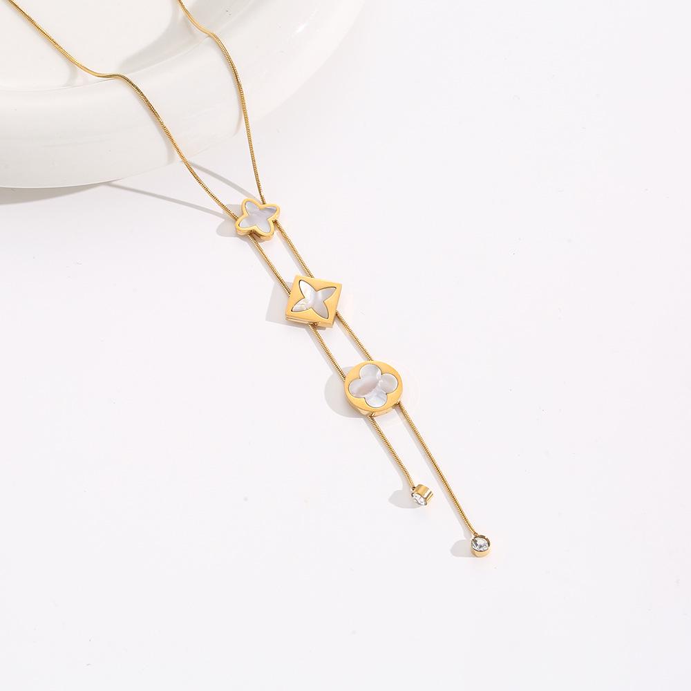 Elegant Gold-Plated Chinese-Style Four-Leaf Clover Necklace with Imitation Hetian Jade Pendant for Women