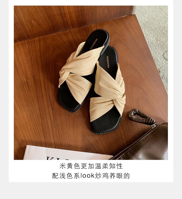 Grape Mother Internet Celebrity with the Same Soft~ Giant Comfortable Soft Skin Folds Twist Versatile Square Head Cloud Half Slippers