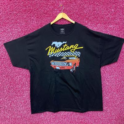Camiseta con Diseño Gráfico de Coche Estilo Vintage Mustang