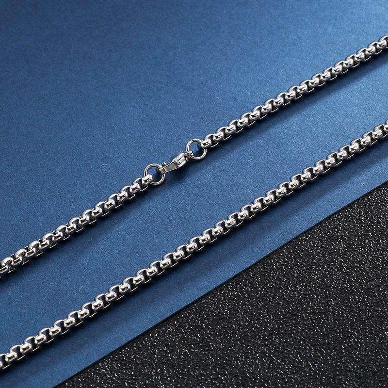 2025 Men's Wearing Necklace Simple Crack Military Cross Pendant