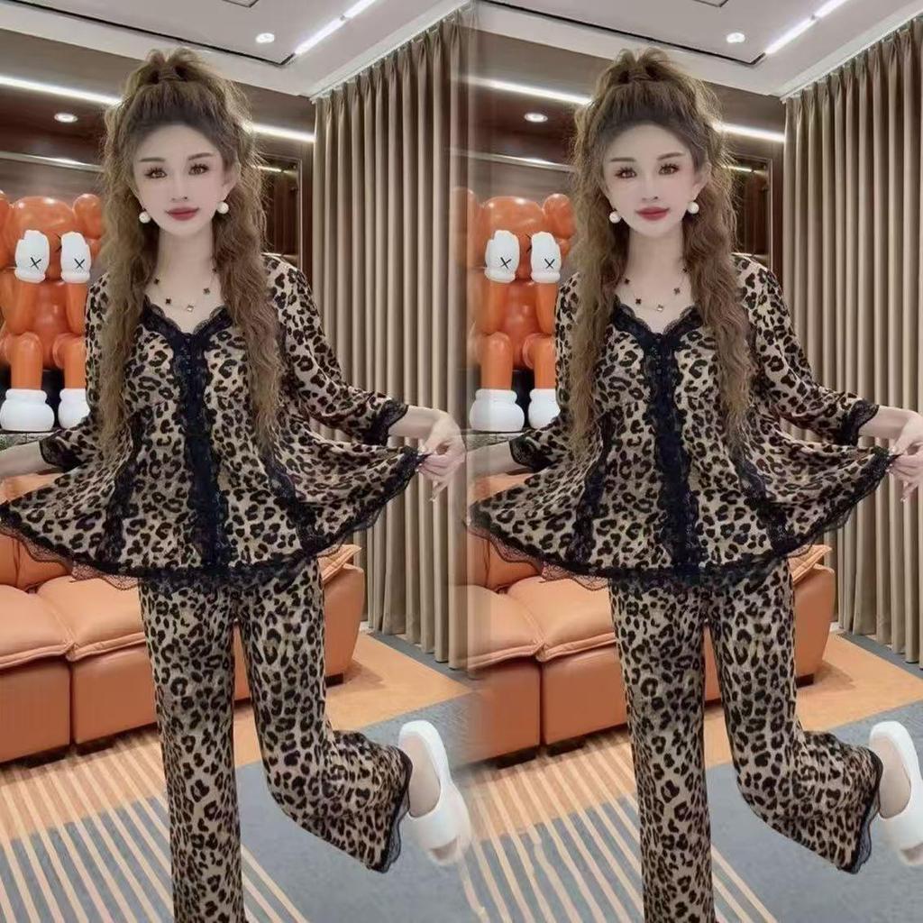 Damen Einteiliger Herbst/Winter Pyjama mit Brustpolster