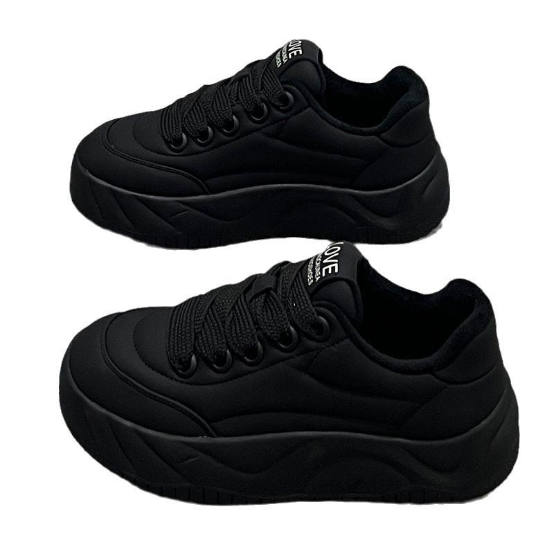 High value Internet celebrity ins tide board shoes 2025 spring and autumn new versatile height increase sports and leisure platform bread shoes women