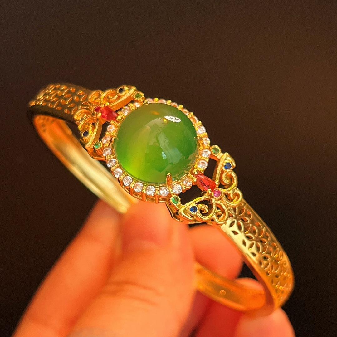 

Full Green, Yang Green, Natural Agate Green Chalcedony Bracelet, Women S Opening Is Slightly Inlaid, And The Real Shot Is Fidelity.