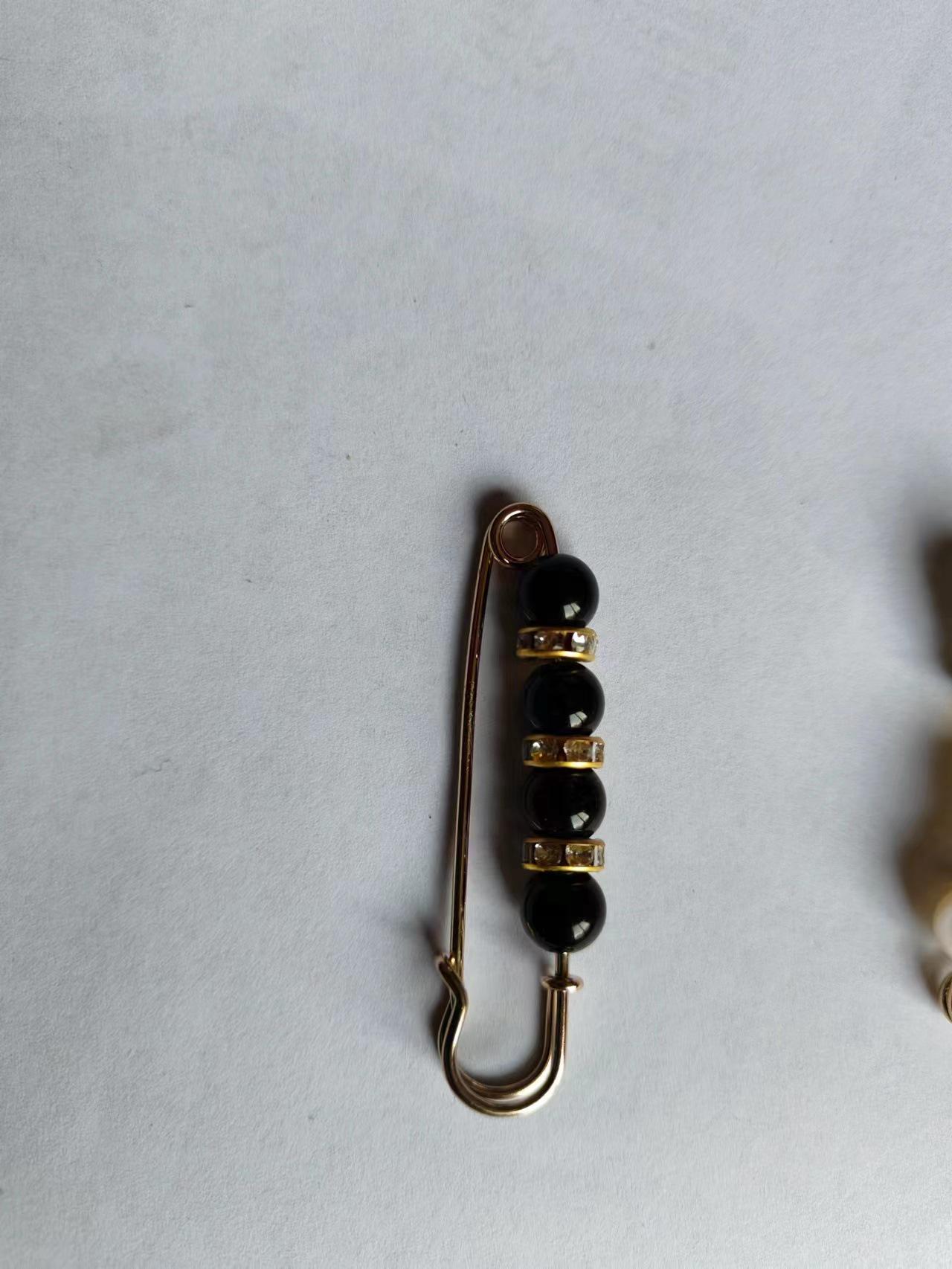 

Регулируемая пряжка для брюк - Надежная брошь от просвечивания