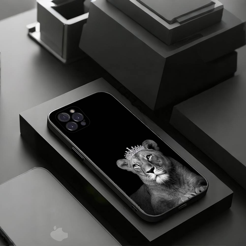 Lion Pattern Phone Cases For iPhone 17 16 15 14 13 12 11 Pro Max Plus Luxury Camera Protection Plastic
