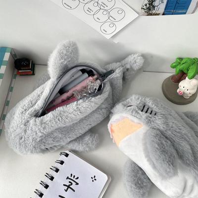 Sevimli Köpekbalığı Kalemlik Geniş Kapasiteli Peluş Kırtasiye Çantası Gri Köpekbalığı Tasarımlı Yumuşak Dokunuşlu Kalemlik Okul Ofis Kozmetik Saklama Çantası