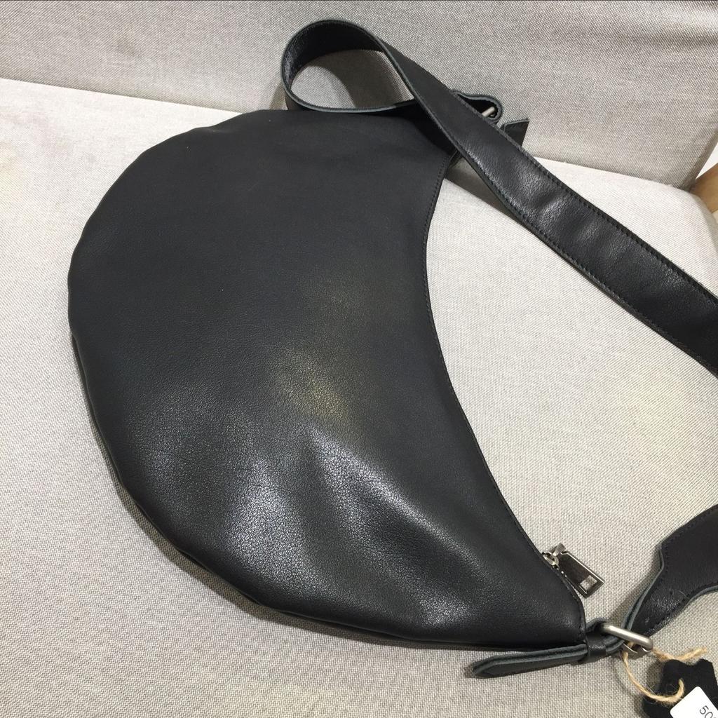 2025 Women's Bag Leather Top Layer Handmade Women's Shoulder Chest Crossbody Luxury Brand Women's Moon Designer Luxury Bag