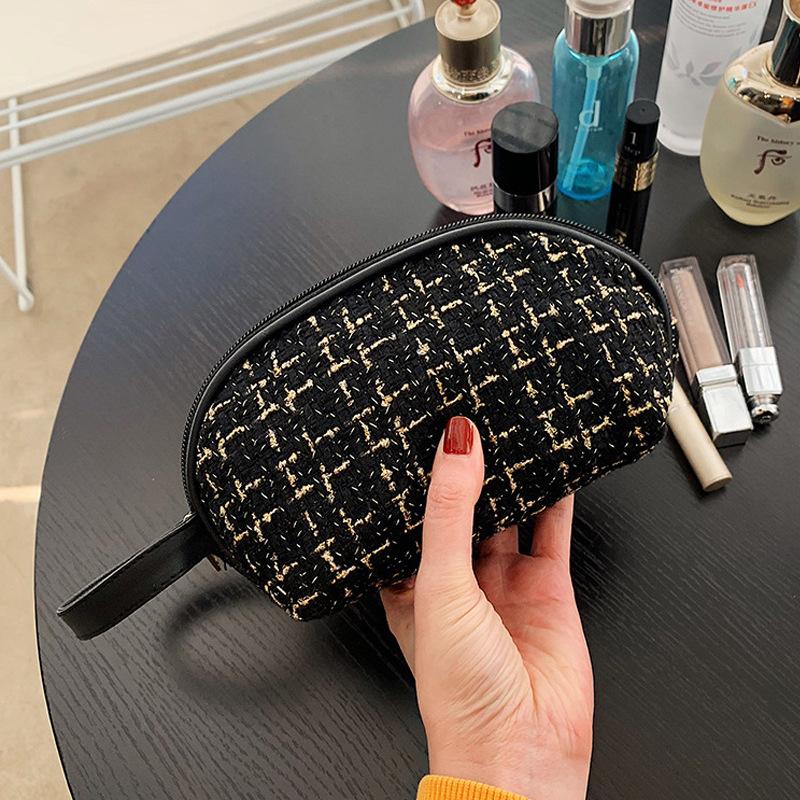 

Knitting Style Cosmetic Bag Portable Carry-on Makeup Bag Fashion Storage Bag