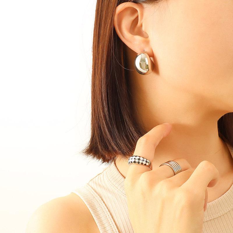 18K Gold Plated C-shaped Retro Hollow Earrings - Non-fading Temperament Titanium Steel Studs