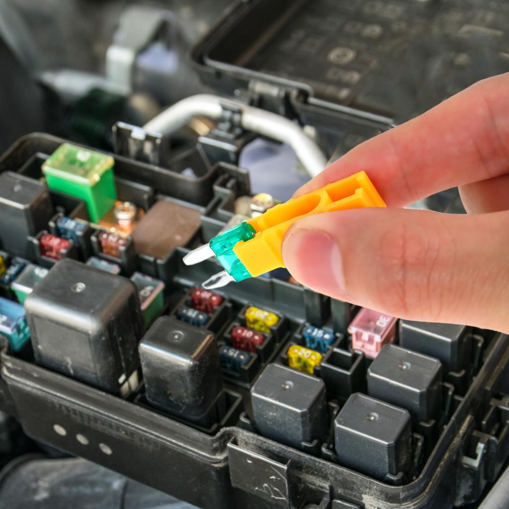 140Pcs Car Blade Fuse Kit 5A/7.5A/10A/15A/20A/25A/30A Professional Automotive Fuse Assortment Kit Durable Standard Mini Fuse Set