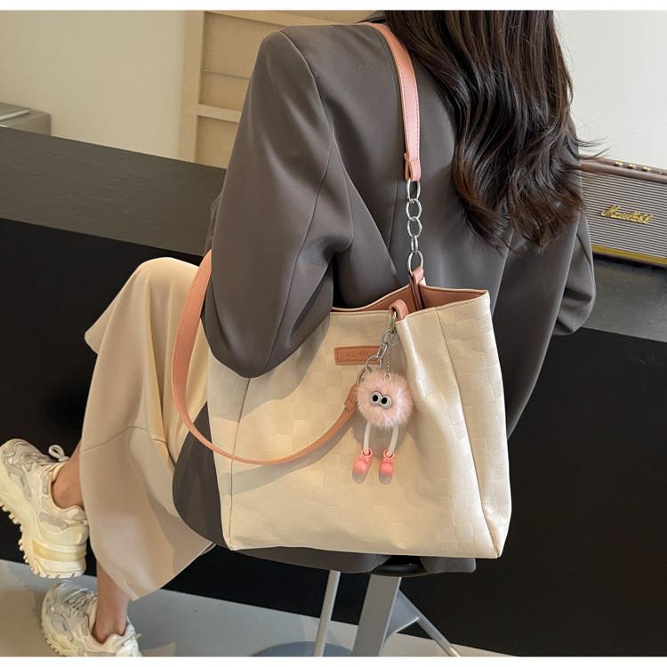 Trendy 2024 Summer Fashion Single Shoulder Tote Bag For Women Stylish Large Capacity