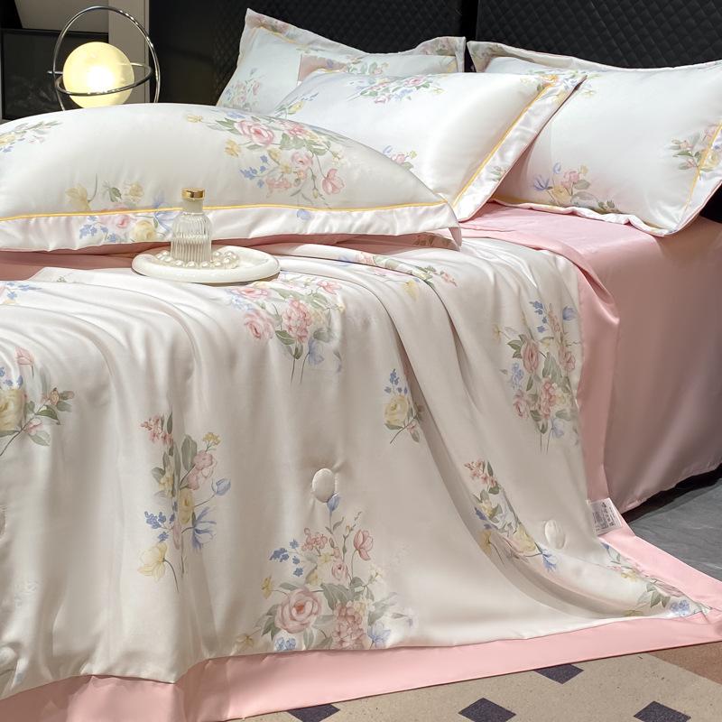 

Роскошный моющийся шелковый комплект одеяла: Прохладный летний тенсел и ледяной шелк для кондиционирования воздуха 200x230cm Four-Piece Set