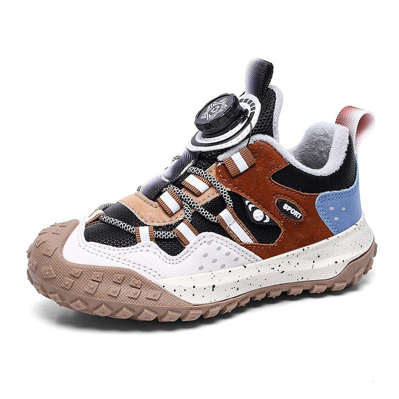 Chaussures pour garçons, chaussures de sport 2025 hiver nouveau deux-coton chaud surface en cuir imperméable enfants moyens et plus âgés bouton rotatif antidérapant