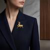 Винтажная брошь-антилопа для женщин, ретро, металлическая, бегущий ибикс, животное, значок на лацкан, элегантный значок на пальто, костюм, ювелирное изделие, подарок