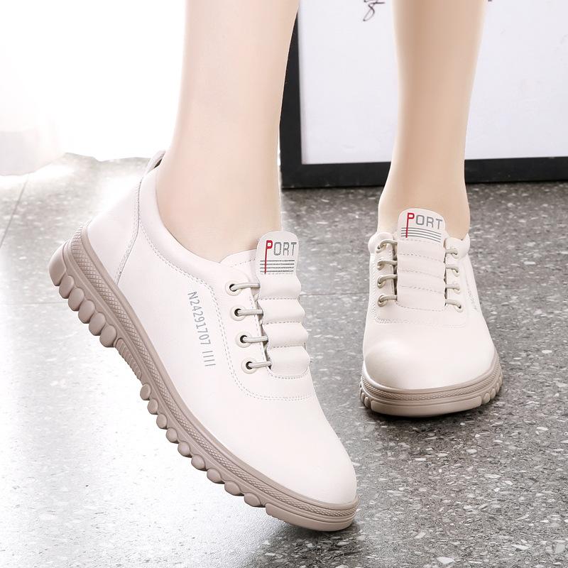Flat bottom non-slip mother casual shoes spring and autumn models leather not tired feet single shoes comfortable travel