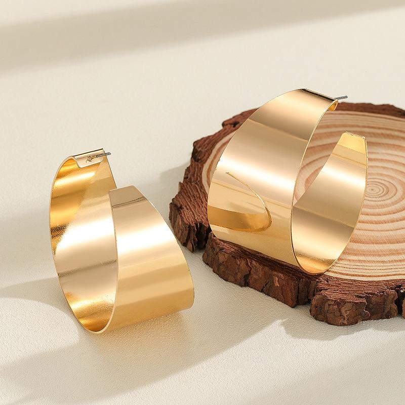 Fashion Exaggerated Style Needle Metal Gold Circle Earrings C-shape Chunky Hoop Earrings Jewelry