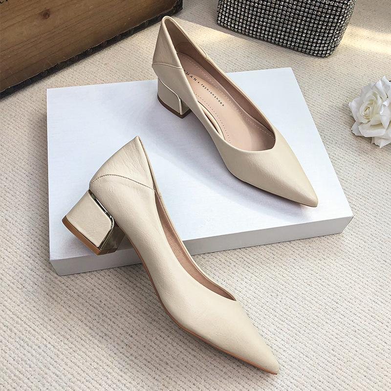 

Жіноче взуття на грубому підборі однотонне гостроносе чорно-біле повсякденне універсальне для довготривалого носіння не втомлює взуття на середньому підборі 39 [Standard code]