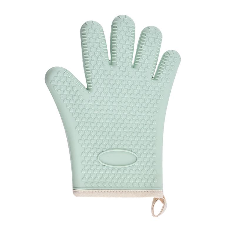 Heart-Shaped Silicone Insulated Oven Mitts: Cotton-Padded, Heat-Resistant, Five-Finger Design for Cooking and Baking.