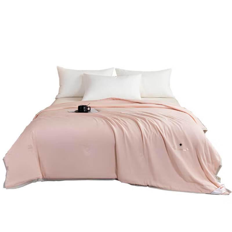 

Hengyuanxiang Premium Ice Silk Quilt
