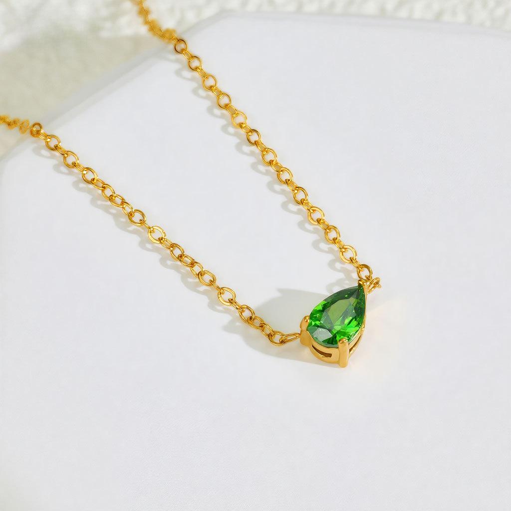 

Fashion Light Luxury Triangular Zircon Necklace Titanium Steel Collarbone Chain Does Not Fade Stacked Elegant Temperament Two-Color Necklace
