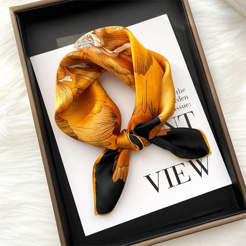 70*70cm Luxury Brand Designer Silk Square Scarf for Women Satin Shawls Scarves Hjiab Bandana Hair Band Wrist Fashion 2023