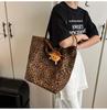 Leopardenmuster Canvas Tragetasche - 2025 Frühjahr/Sommer Mode, Großes Fassungsvermögen, Lässige Pendler-Schultertasche für Damen