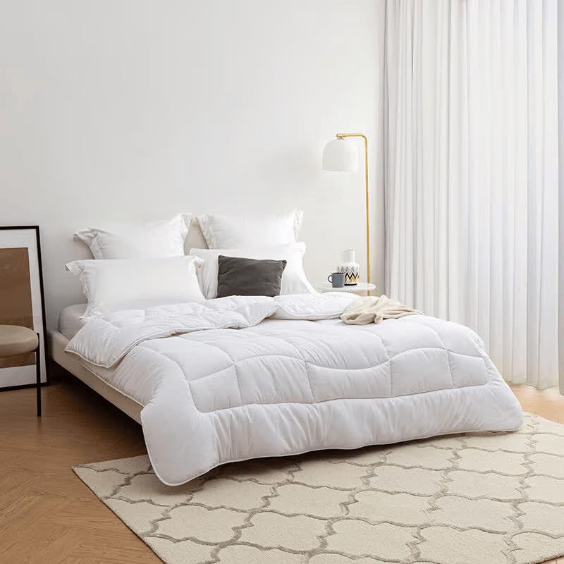LOVO Warm Ginger Silky Soft Antibacterial All-Season Quilt