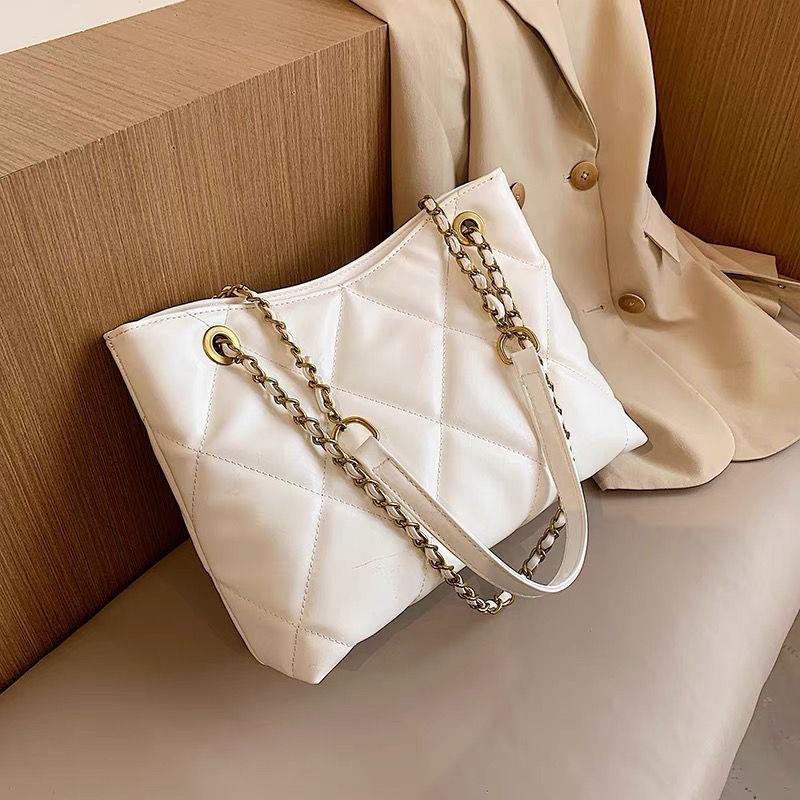 

2025 Women s Versatile Large Diamond Lattice Chain Shoulder Bag белый