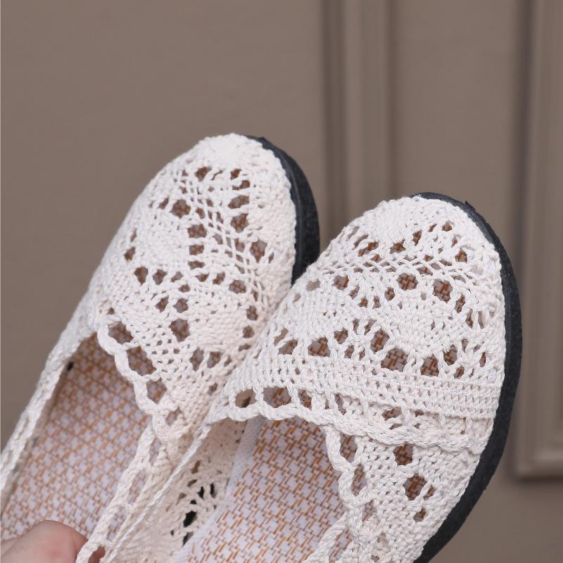 Ein Paar lässige, stylische, atmungsaktive Slip-On-Schuhe für Damen - Mesh-Schuhe für Damen mit Stoffdesign, Damenschuhe