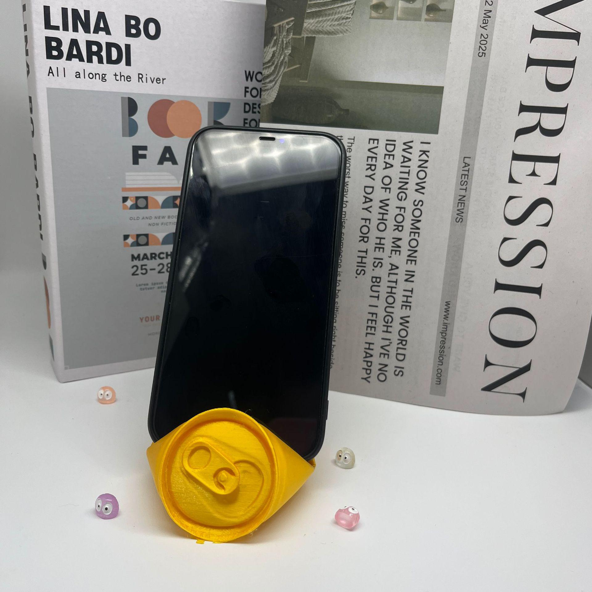 

Sofa-Shaped Pull-Tab Can Holder - Cute Creative Desk Ornament for Lazy Binge-Watching Sessions