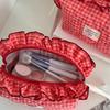 Portable Makeup Bag with Large Capacity, Eyebrow Pencil Storage Bag, Berry-colored Lace Cosmetic Bag, High Aesthetic Value for T