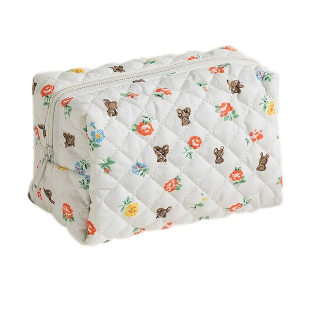 Cotton Quilted Makeup Bag Portable Checkered with Zipper Wash Bag Large Capacity Skincare Pouch Travel