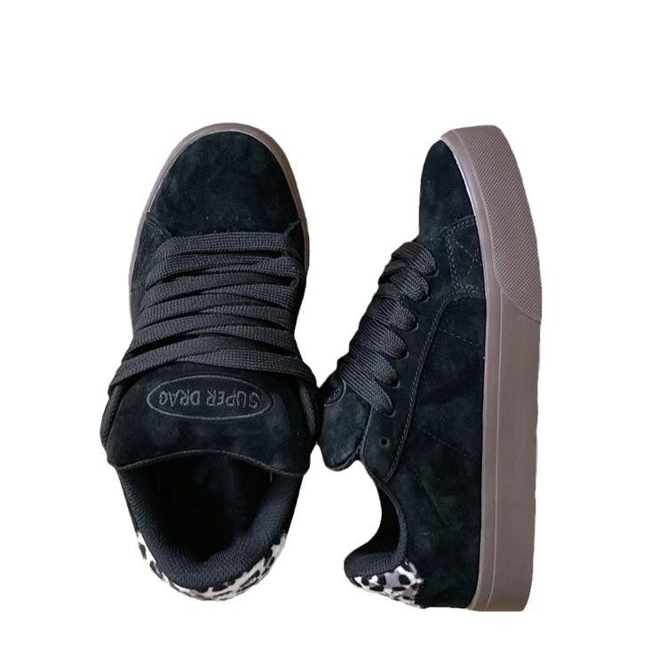 2025 Autumn New Retro Black High-value Low-top Board Shoes Women's Ins Trendy Flip Fur Versatile Casual Shoes