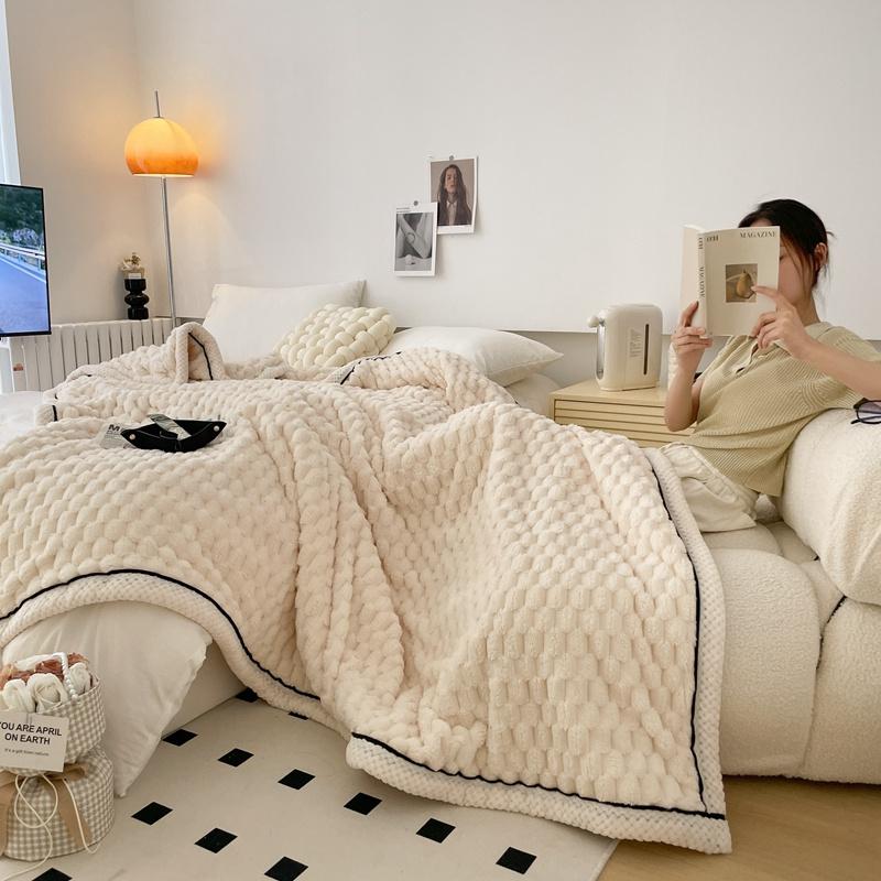 Carved Velvet Warm Autumn Winter Blanket for Bed Home Soft Fluffy Sofa Blanket Cozy Warmth Coral Flannel Sofa Cover Blanket Nap