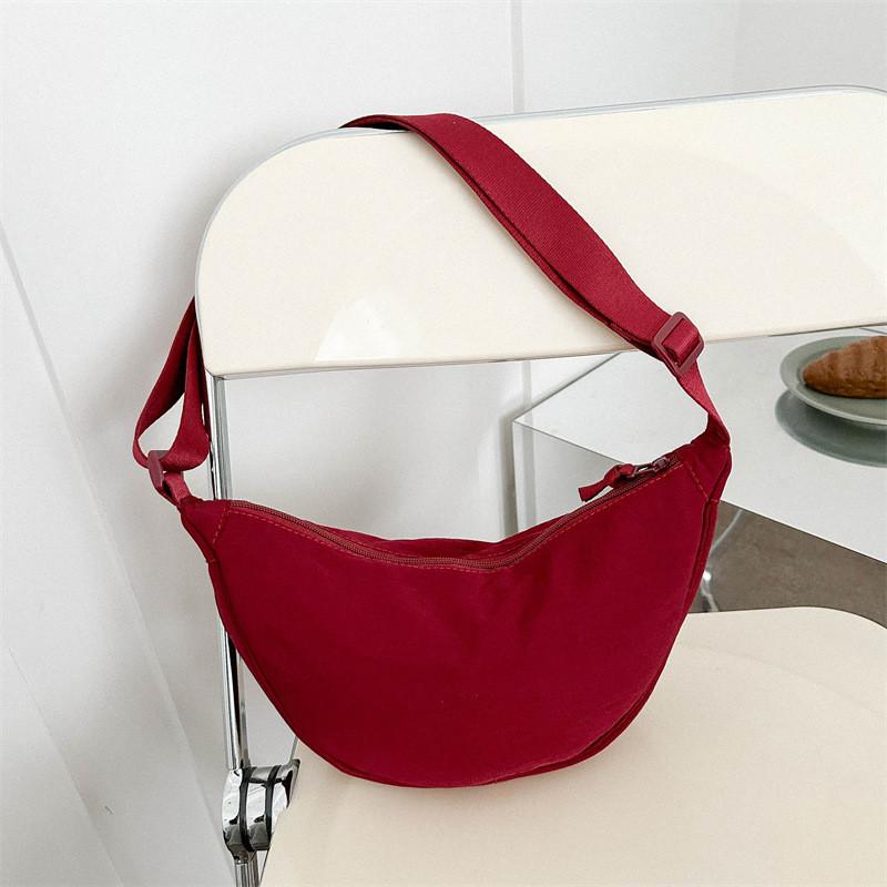Trendy Fashionable Womens Large Capacity Tote Bag With Waterproof Nylon Material