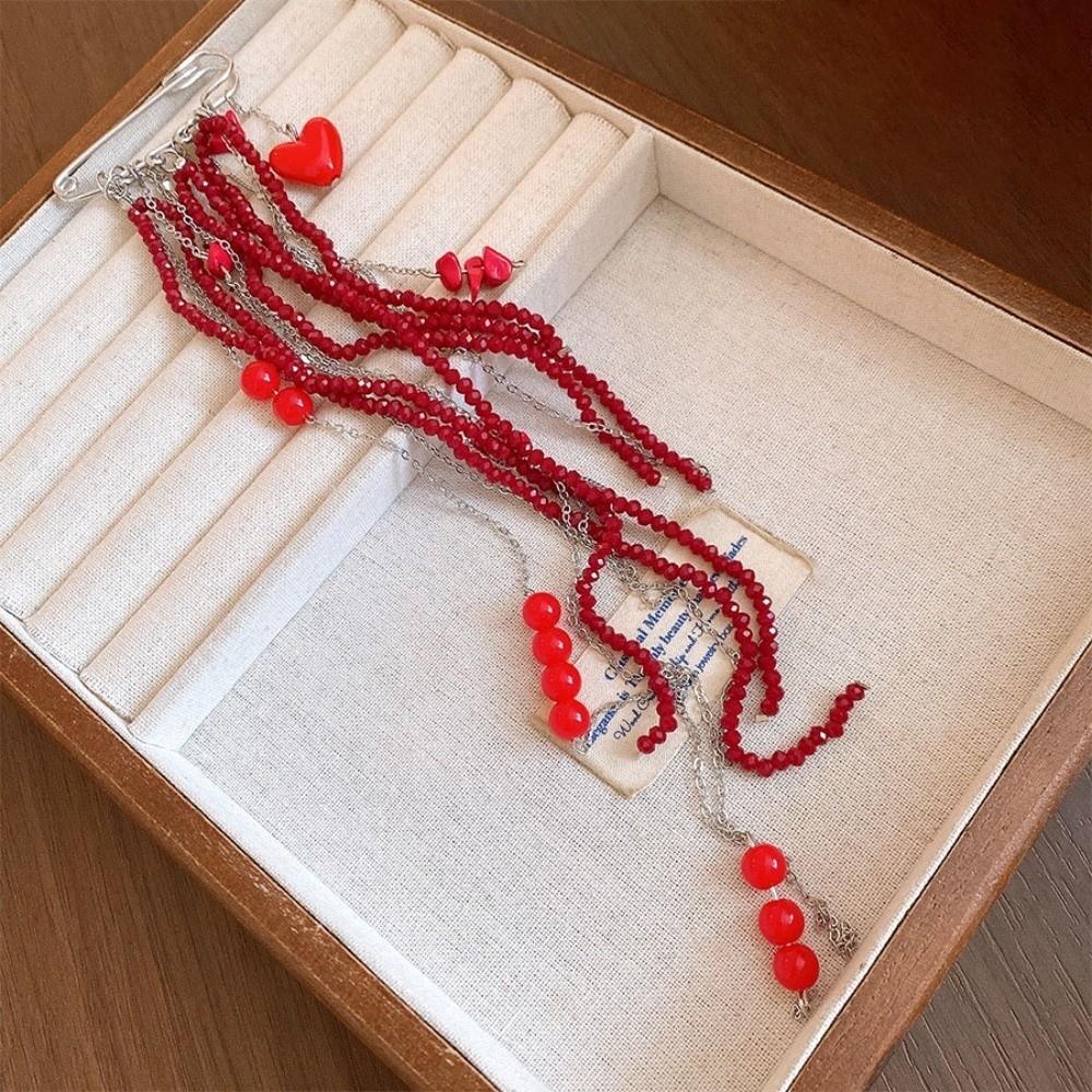 Light Luxury Style Heart Beaded Tassel Brooch Red Love Heart Tassel Ornaments Theatre