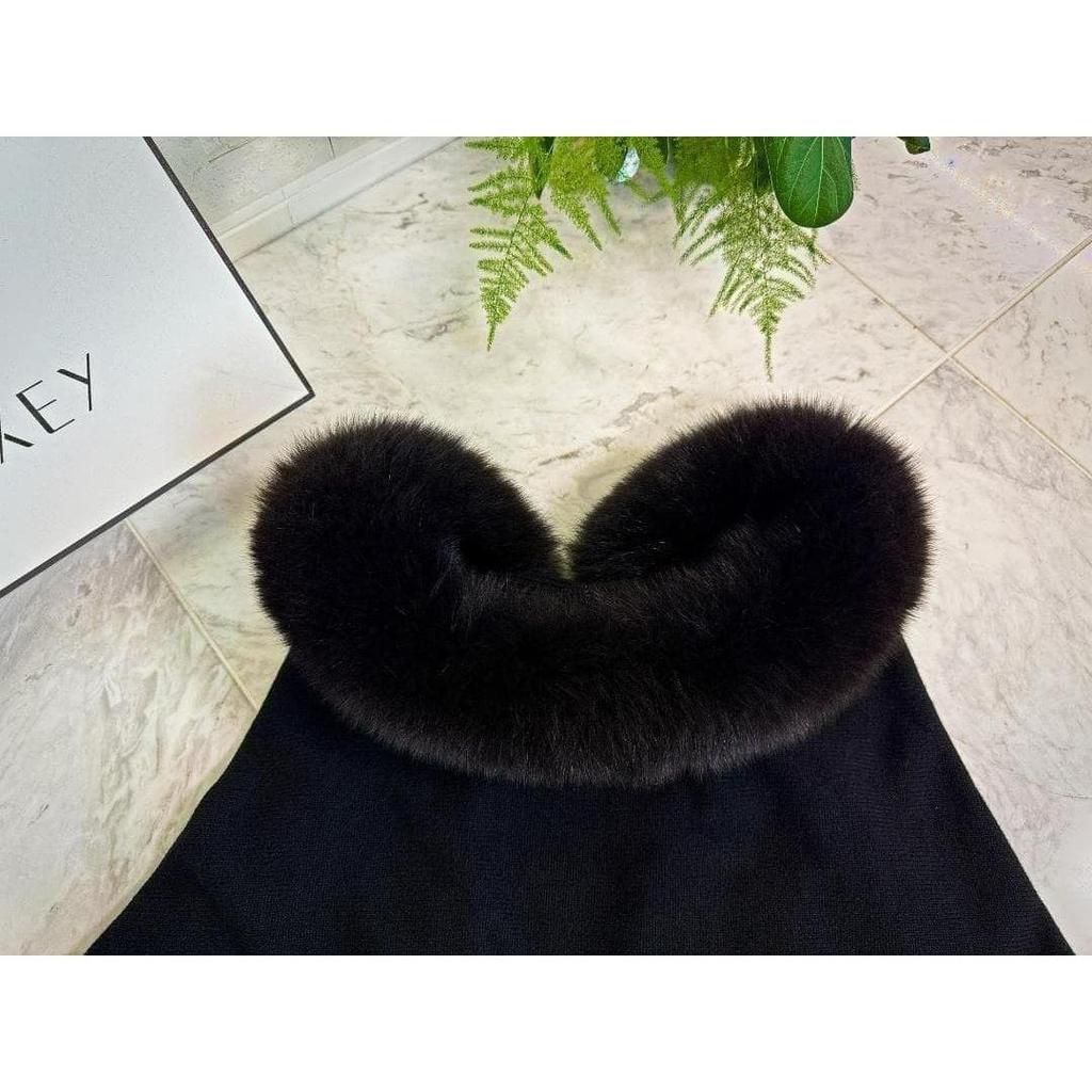 Used Beautiful condition FOXEY Cashmere Cape Stole with Fox Fur and Logo Plate