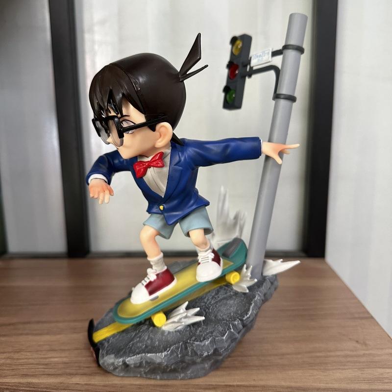 Detektivní anime figurka Edogawa Konan Skate Akční figurka PVC Socha Model dekorace Hračka pro děti Dárek