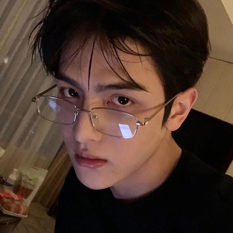 Hong Kong Style Anti-Blue Light Metal Glasses for Small Faces – Unisex Myopia Frames