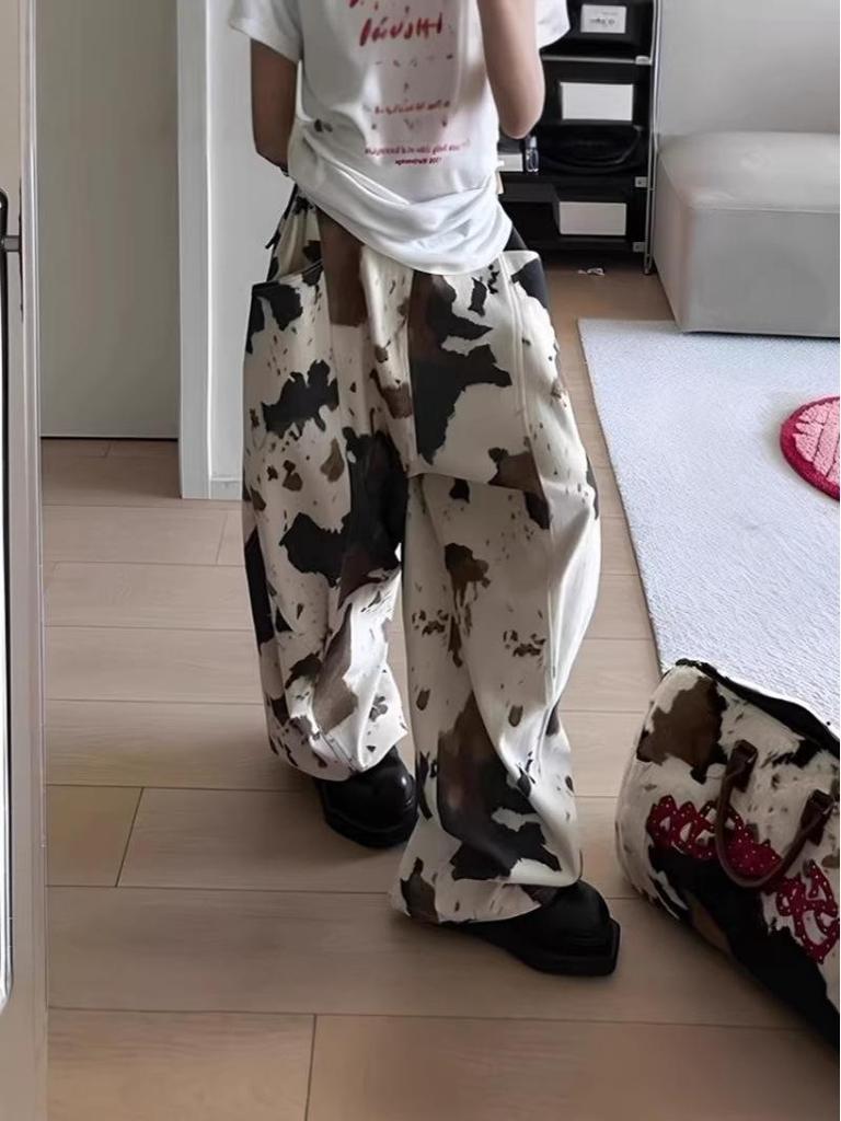 Trendy Women's Retro Cow Print Wide-Leg Jeans - New Style Relaxed Fit