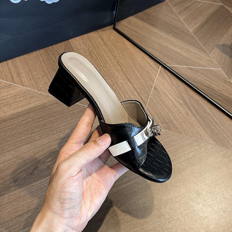 

Small gold buckle crocodile pattern one-word high-heeled slippers women s summer soft-soled beach mid-heeled sandals outer wear 35 чорний