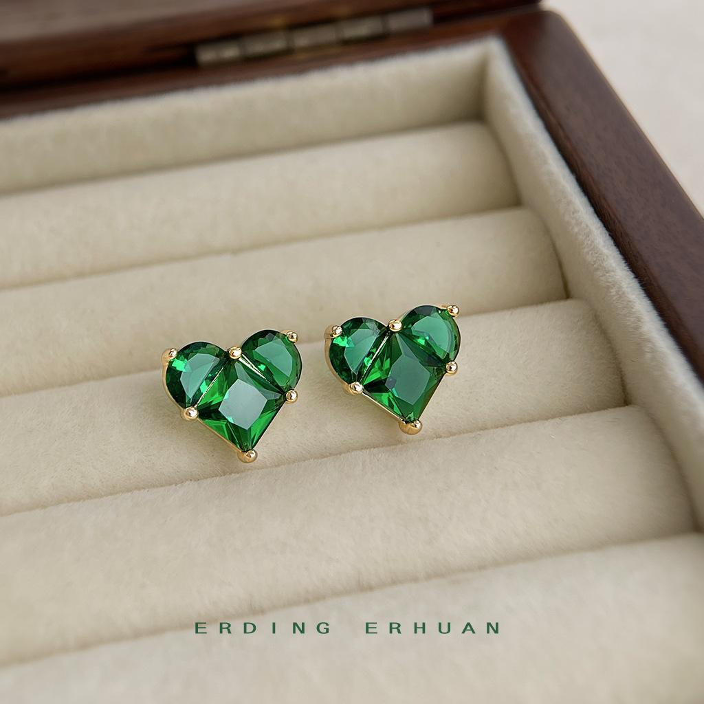 Emerald Zircon Love Mini Stud Earrings Commuter Versatile Green Spring Summer Heart Small Earrings