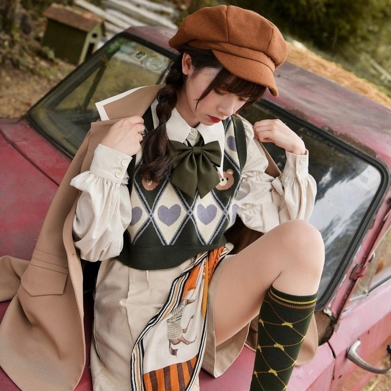 Vintage różnokolorowy wzór w robieniu na drutach sweter kamizelki Preppy Y2k krótki podkoszulek Kawaii nadruk z misiem sweter bez rękawów dzianina z kokardką śliczne