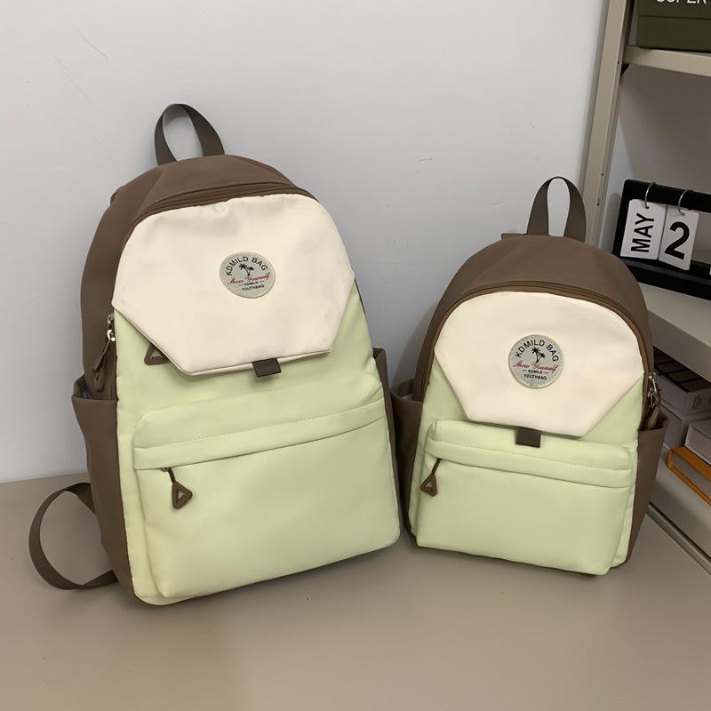 This Backpack Is A Fashionable and Large-capacity Bag for Junior and Senior High School Students with A Schoolgirl Style
