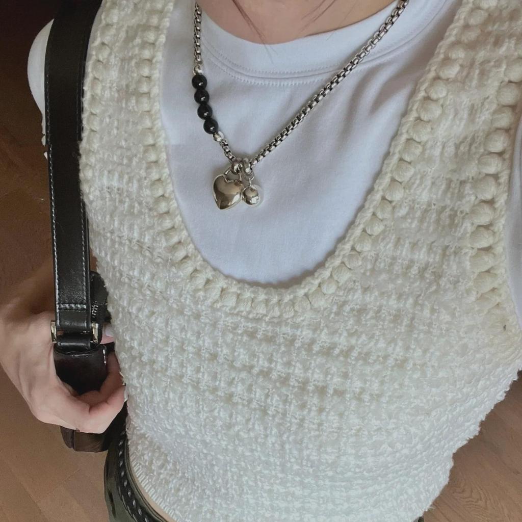 Europäisch Amerikanische Schwarze Perlenkette Liebes Halskette: Retro, Nische, Stapelbares Design für Frauen