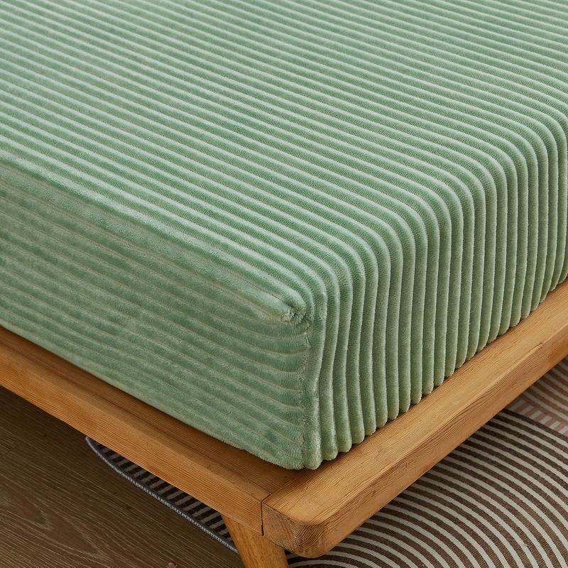 Coral Velvet Bedsheet Bedspread Milk Velvet Mattress Protective Cover Winter Plush Insulation Bedspread