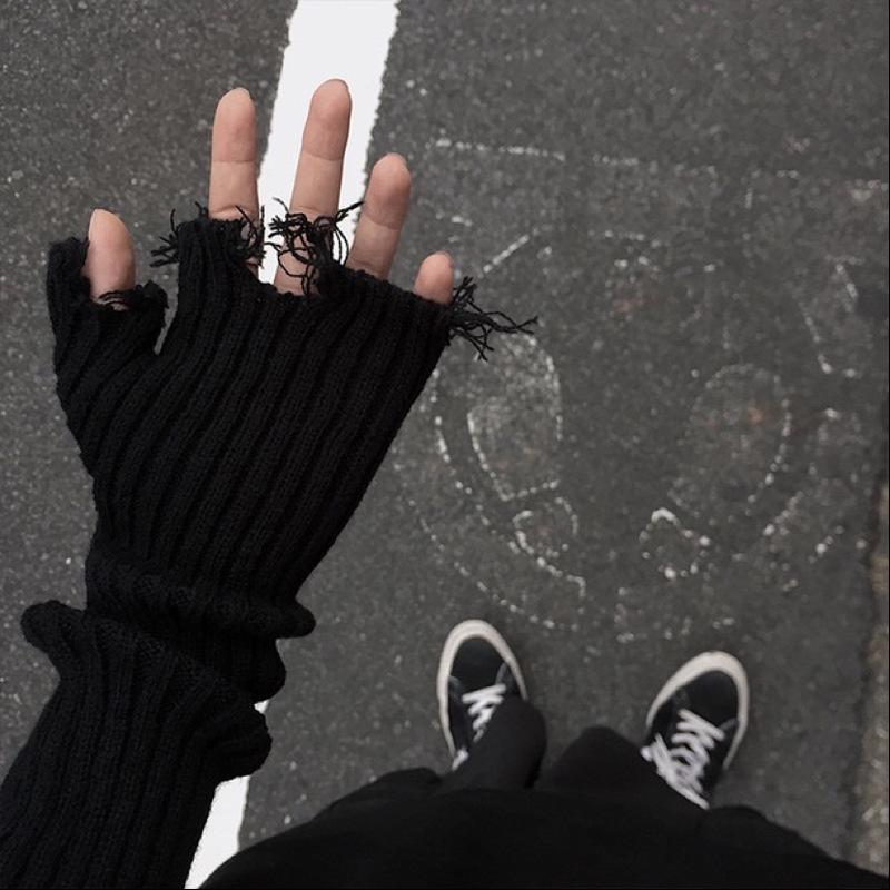

Dark Torn Knit Gothic Gloves, Harajuku Style with Loose Sleeves & Cool Holes, Y2K Streetwear Subculture One Size чёрный